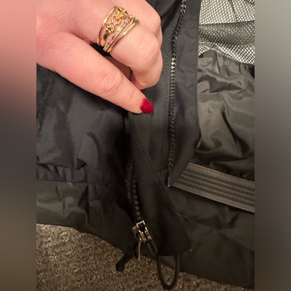 TheNorthFace black hooded shell jacket -Sold - Picture 12 of 12